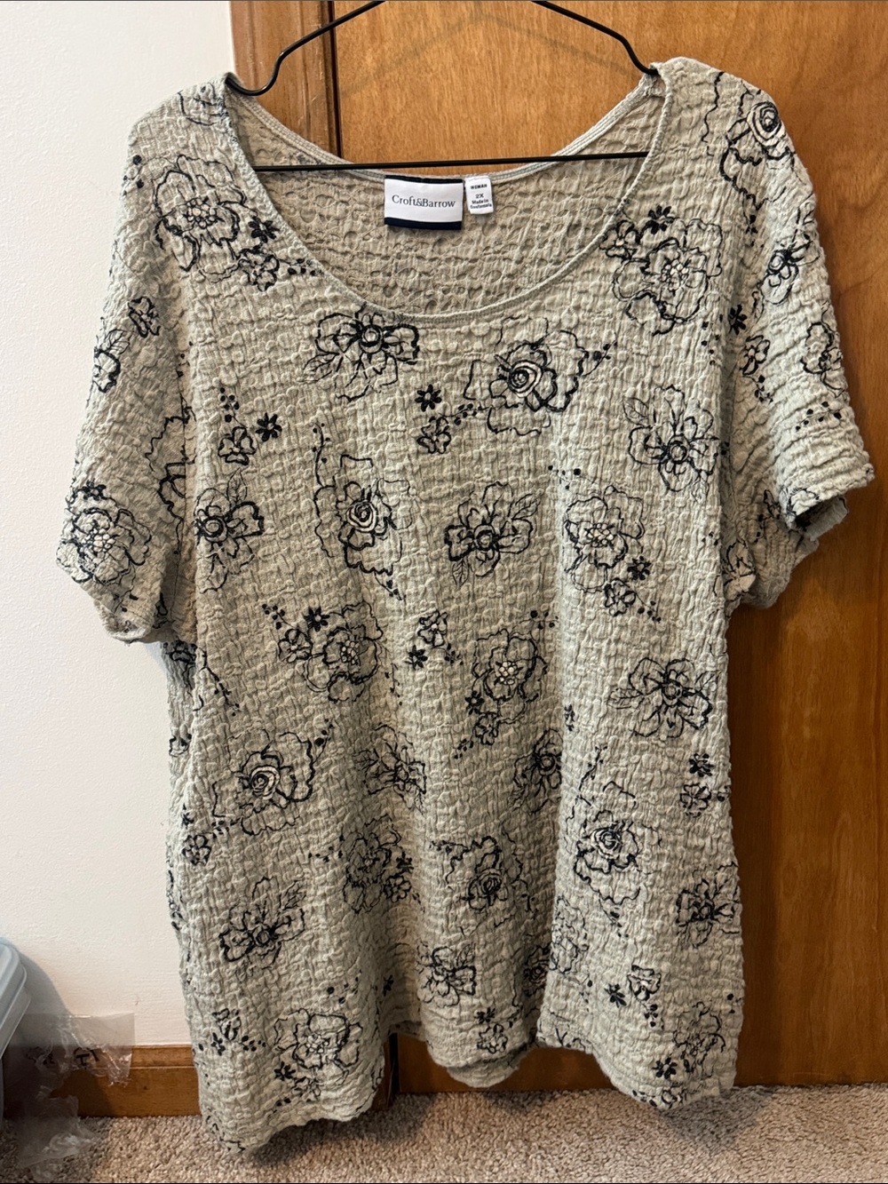 croft & barrow Cream Short-Sleeve Floral Textured Top